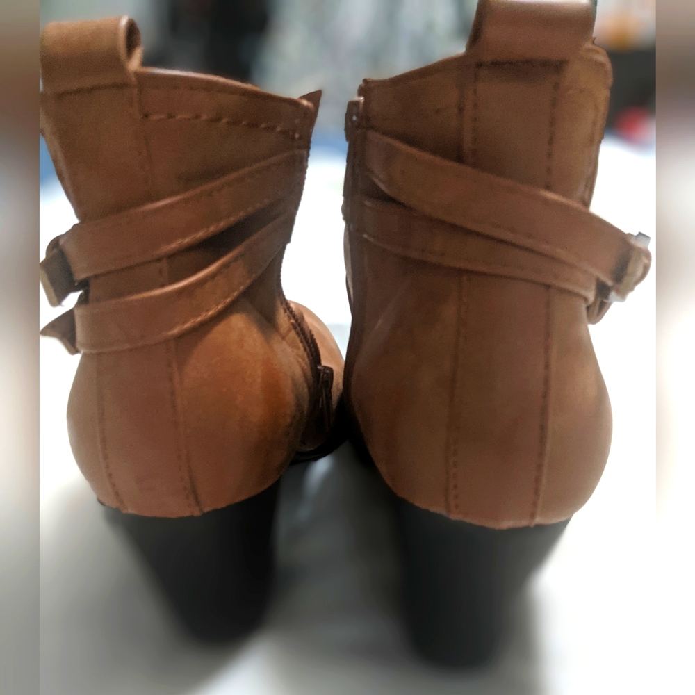 Blue Suede Shoes Block Heel Ankle Booties - Picture 4 of 9